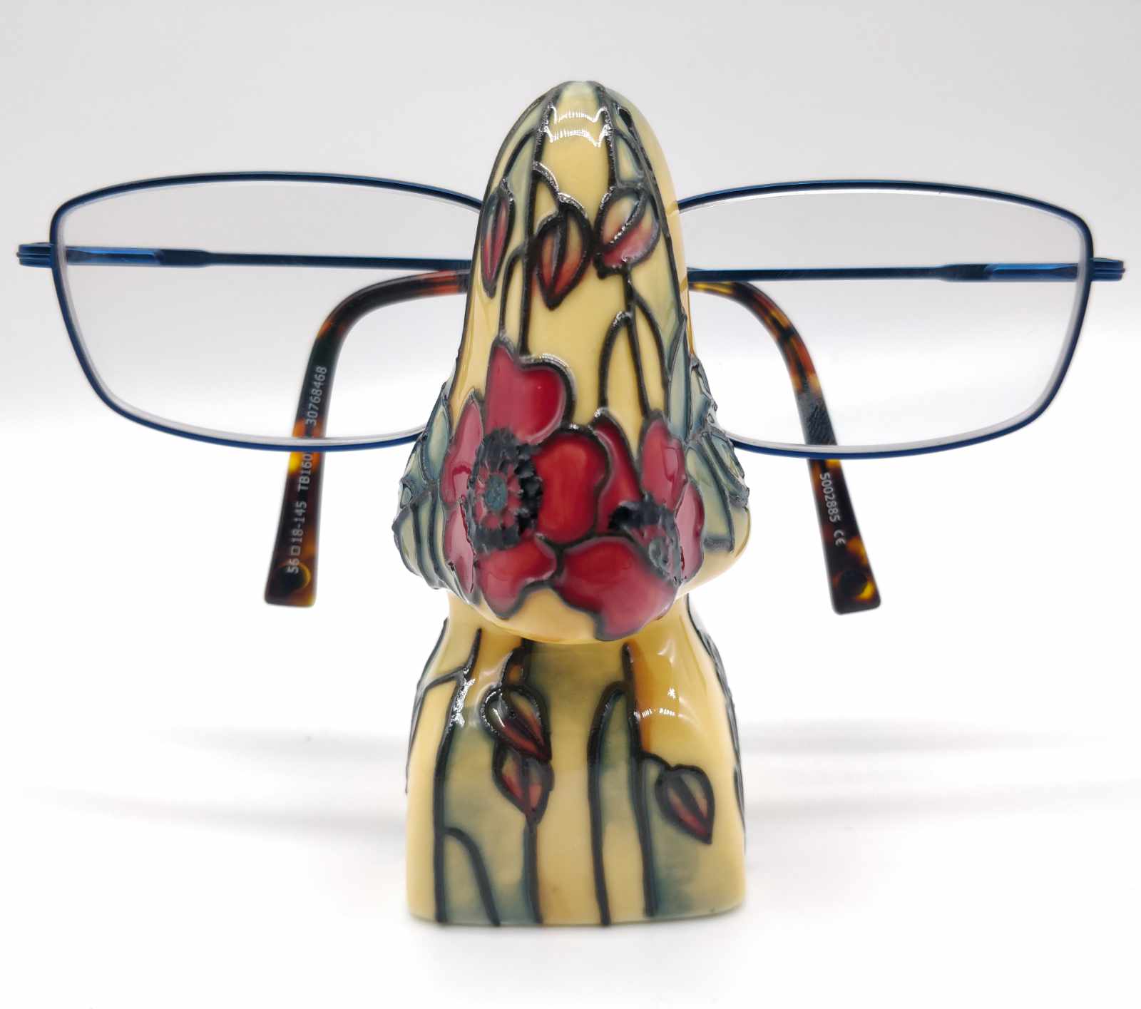 glasses stand uk